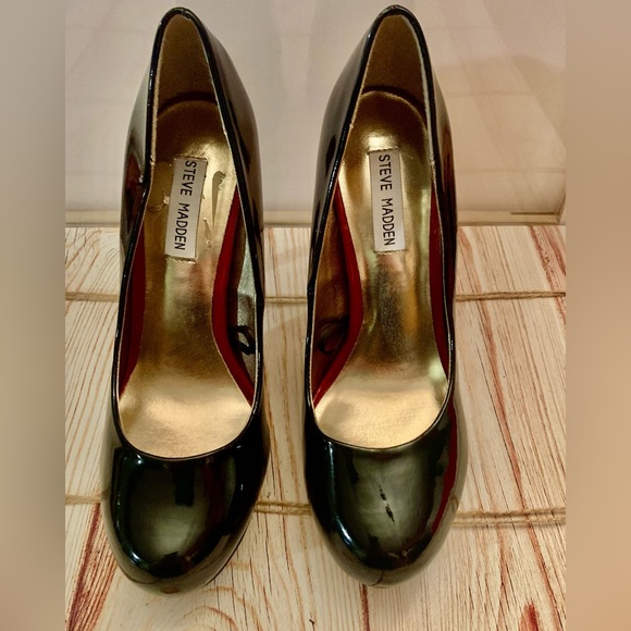 Knock em Dead Steve Madden patten leather heels - Picture 2 of 3